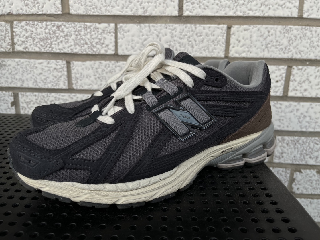 New Balance 1906F Men US9 - photo 4