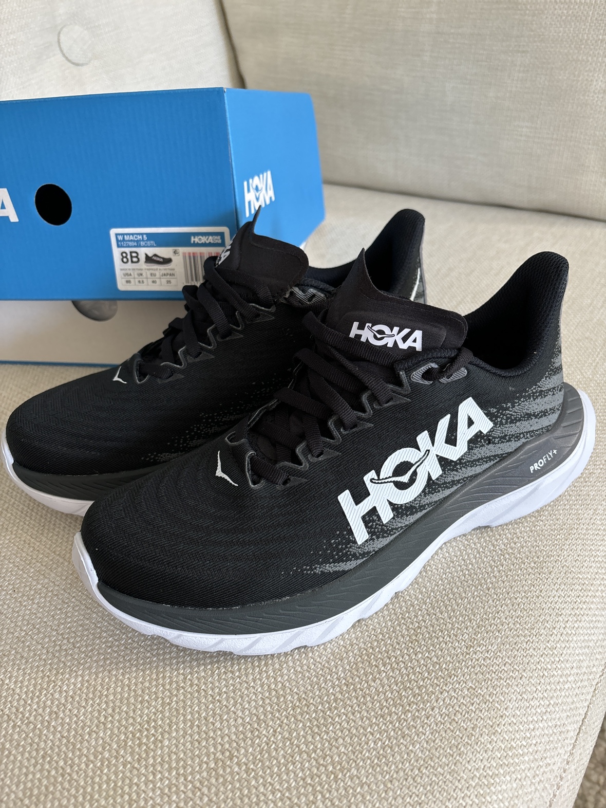 HOKA Women’s Running Shoe. Black. Size8 thumbnail