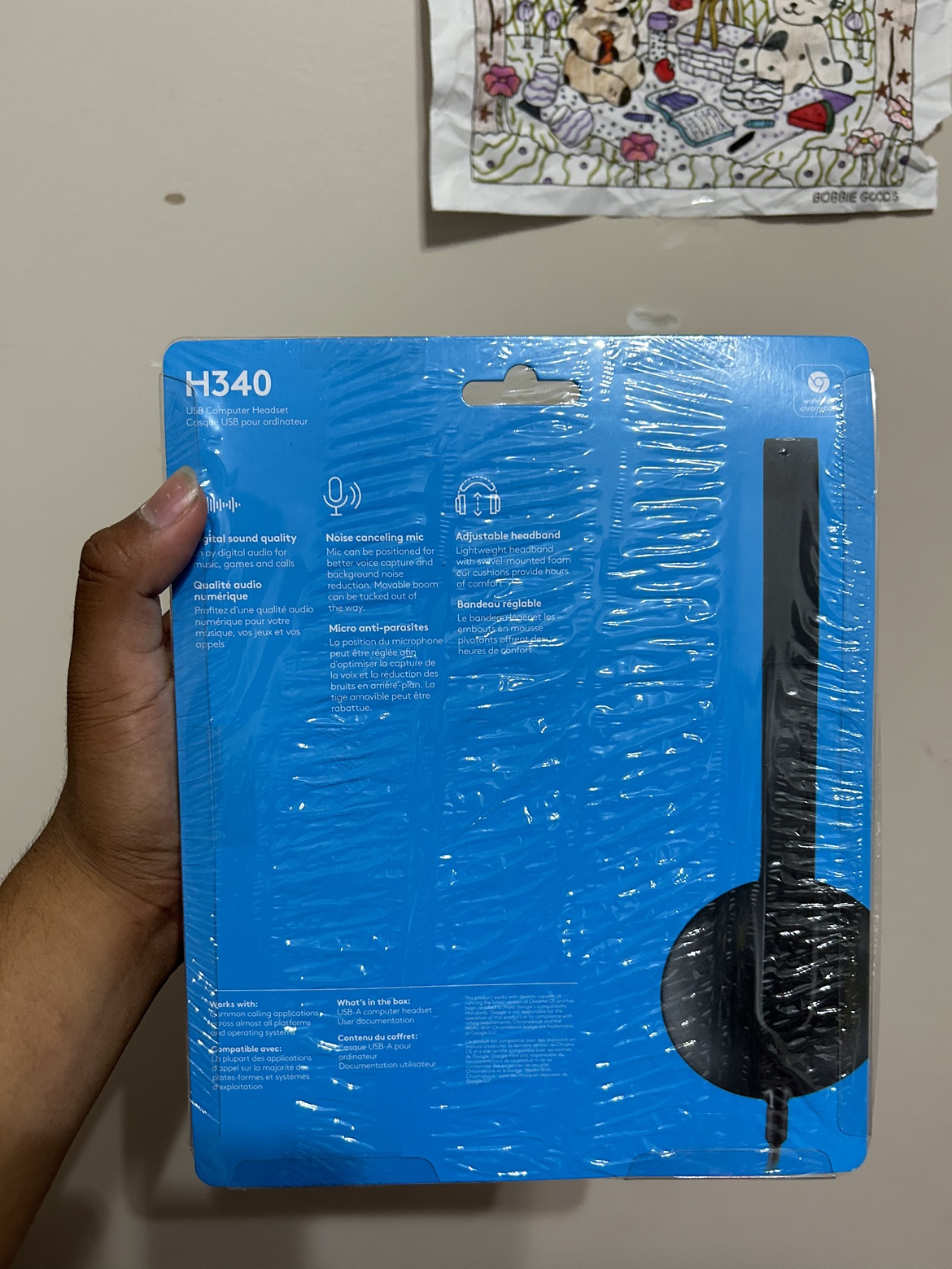 NEVER OPENED HEADSET