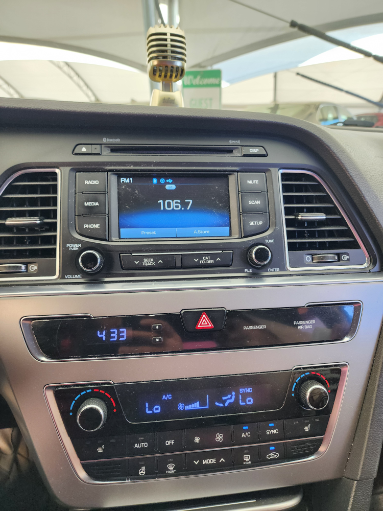 2016 Hyundai Sonata - photo 2