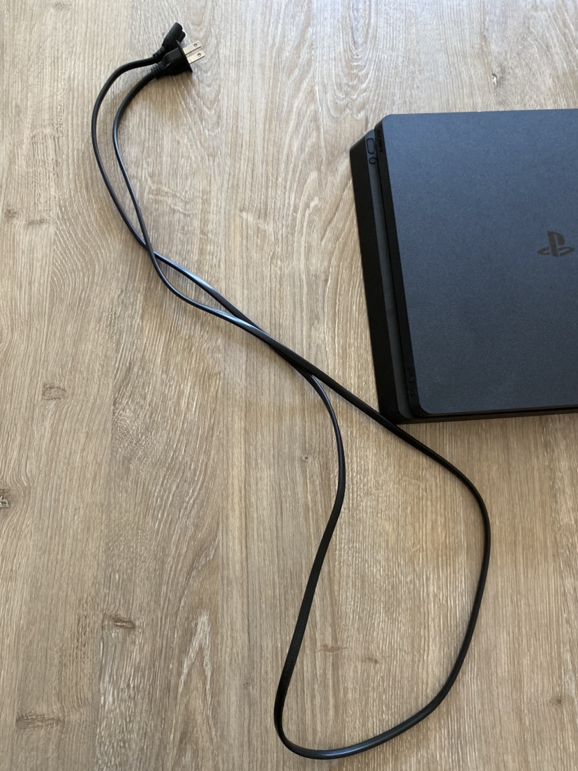 PS4: Slim Edition - photo 3