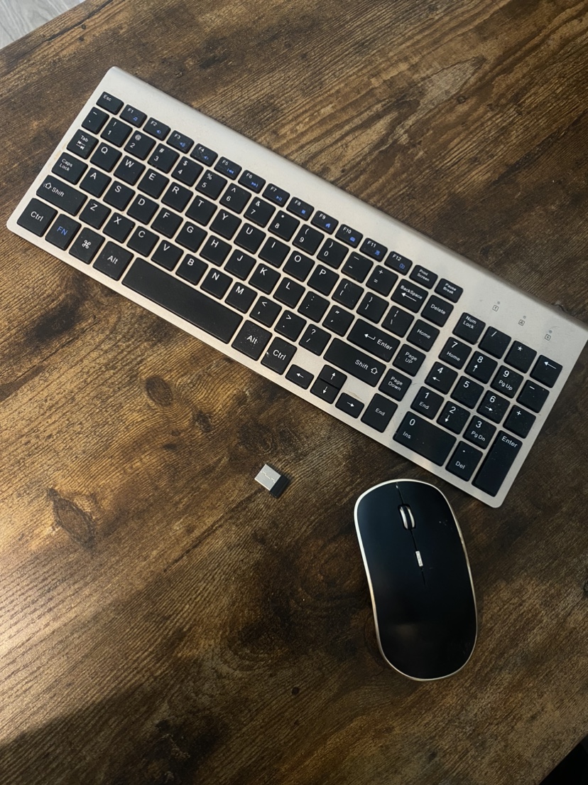 Wireless Keyboard & Mouse Set thumbnail