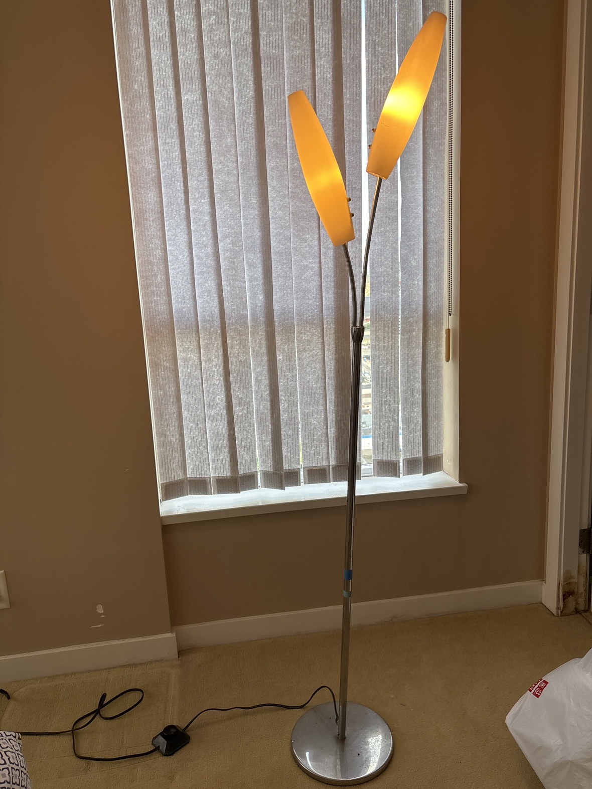 Standing lamp