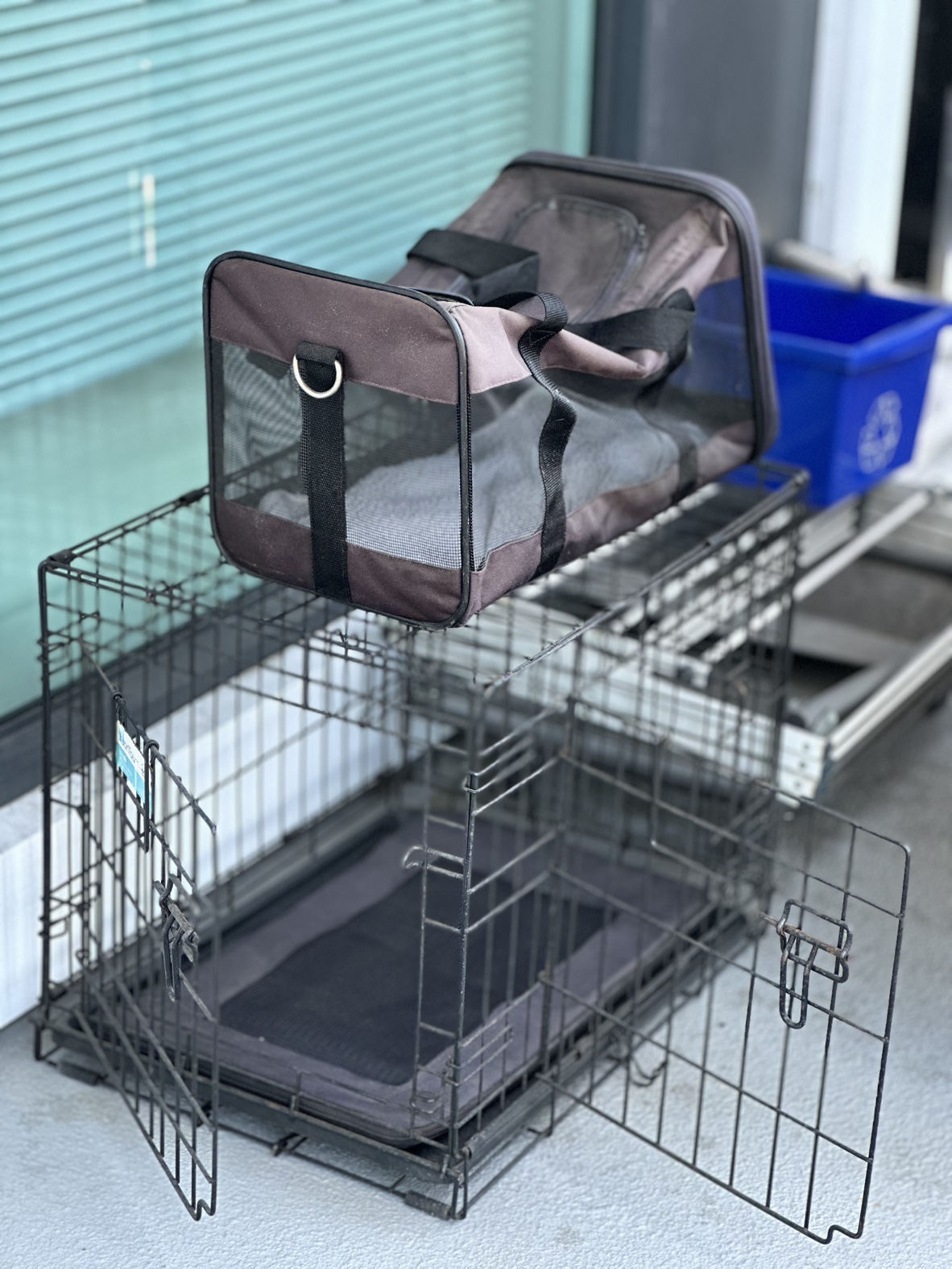 Cage and bag thumbnail