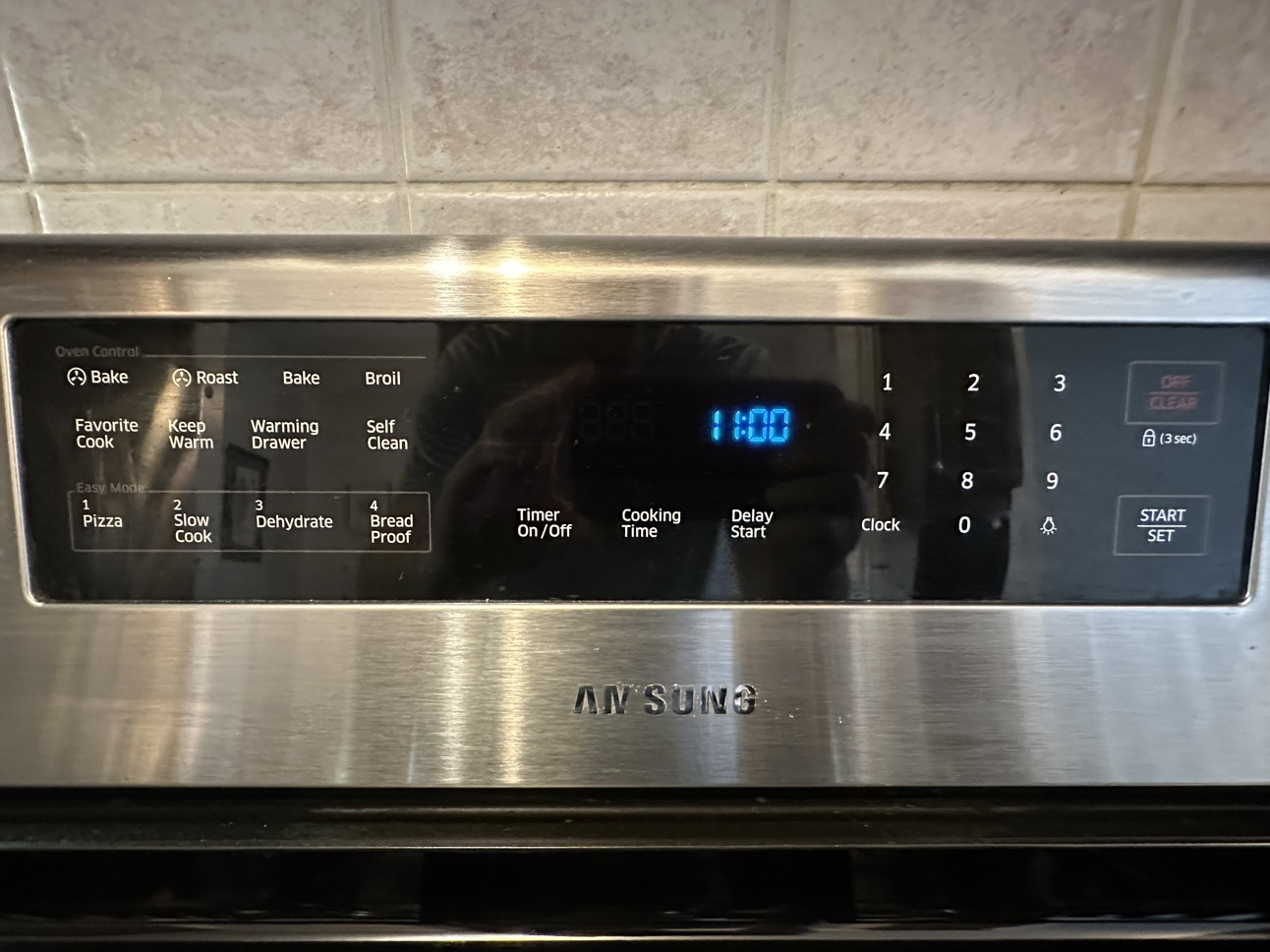 Samsung 6.0 cu. ft. Gas Range and hood fan - photo 4