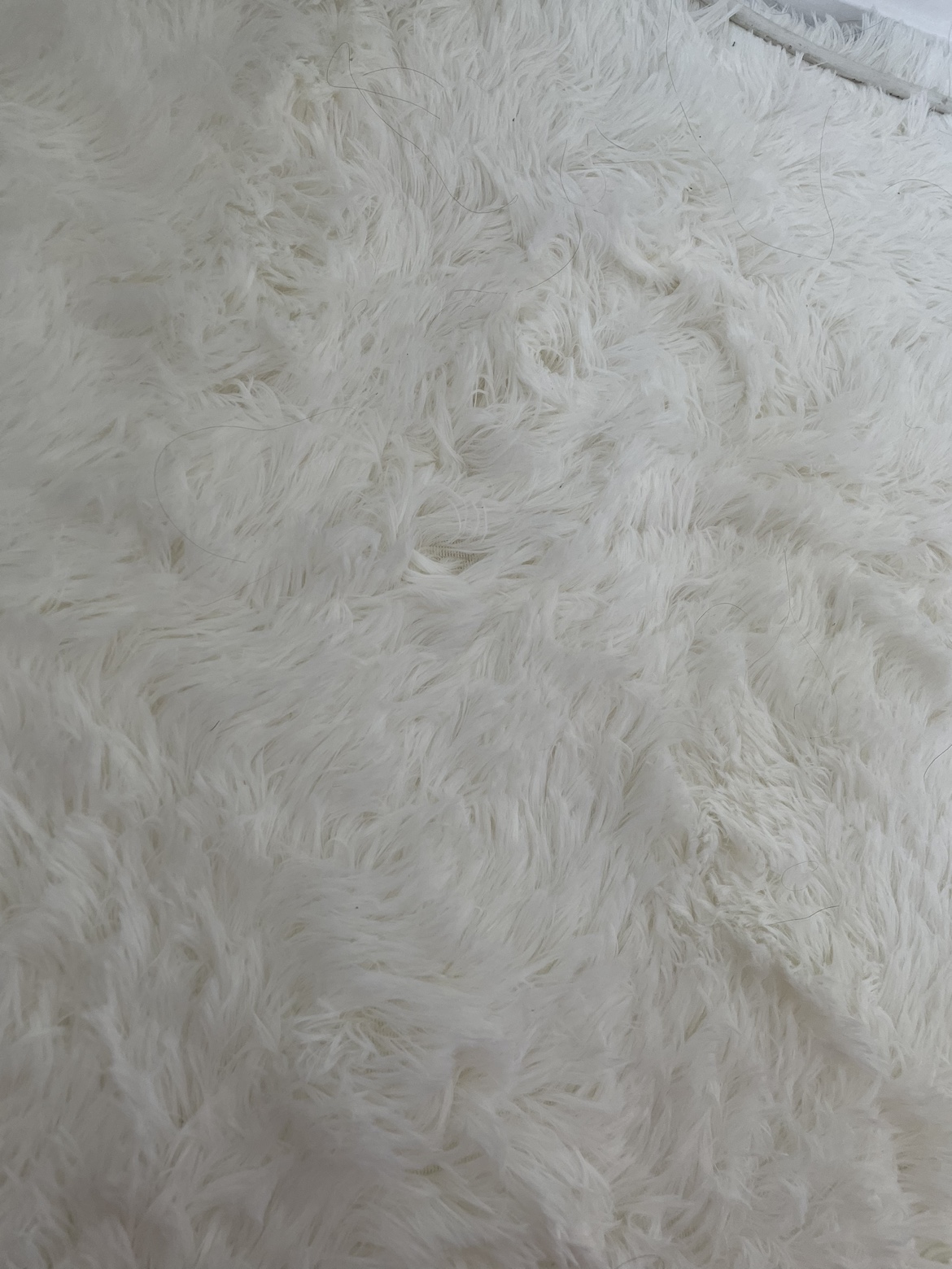 White plush rug - photo 3