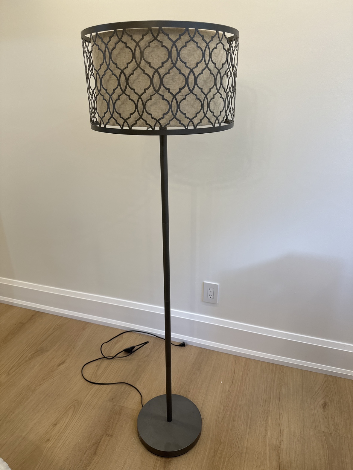 Standing floor lamp