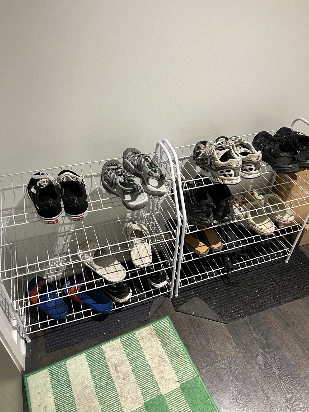 2 shoes rack