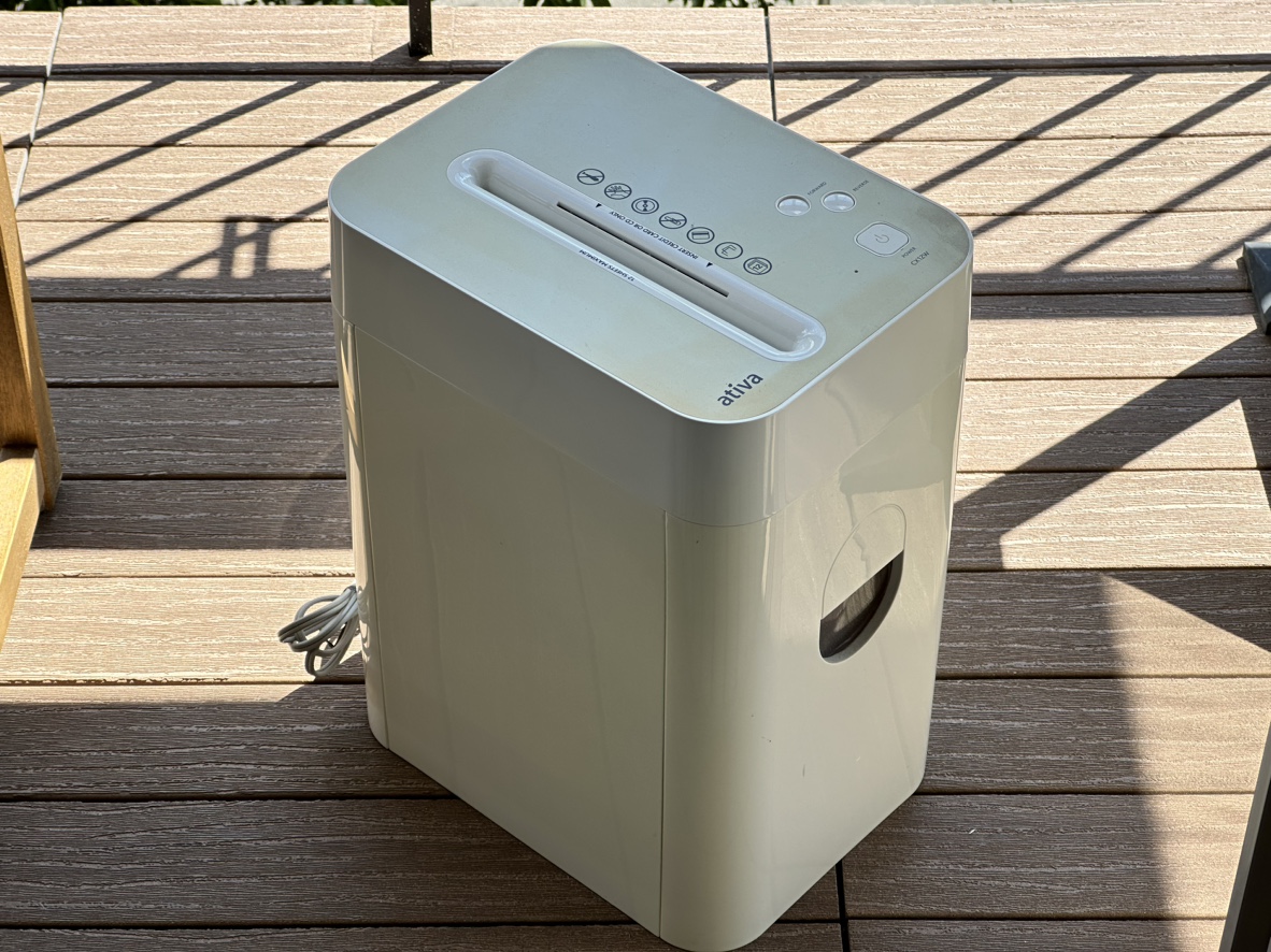 Ativa CX12W Cross-Cut Shredder