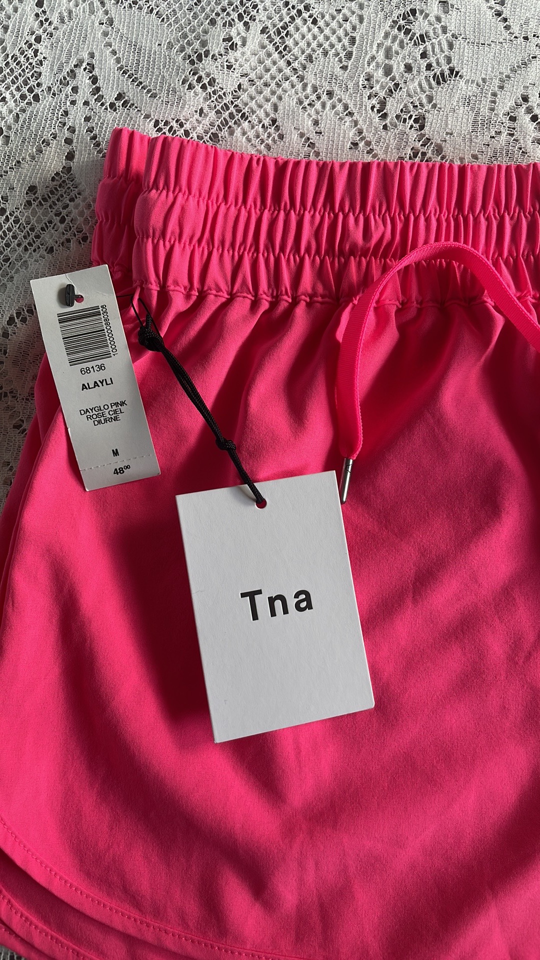 Tna Shorts (MED) Retail Price $48.00 (Final Price $15.00) image indicator(2)