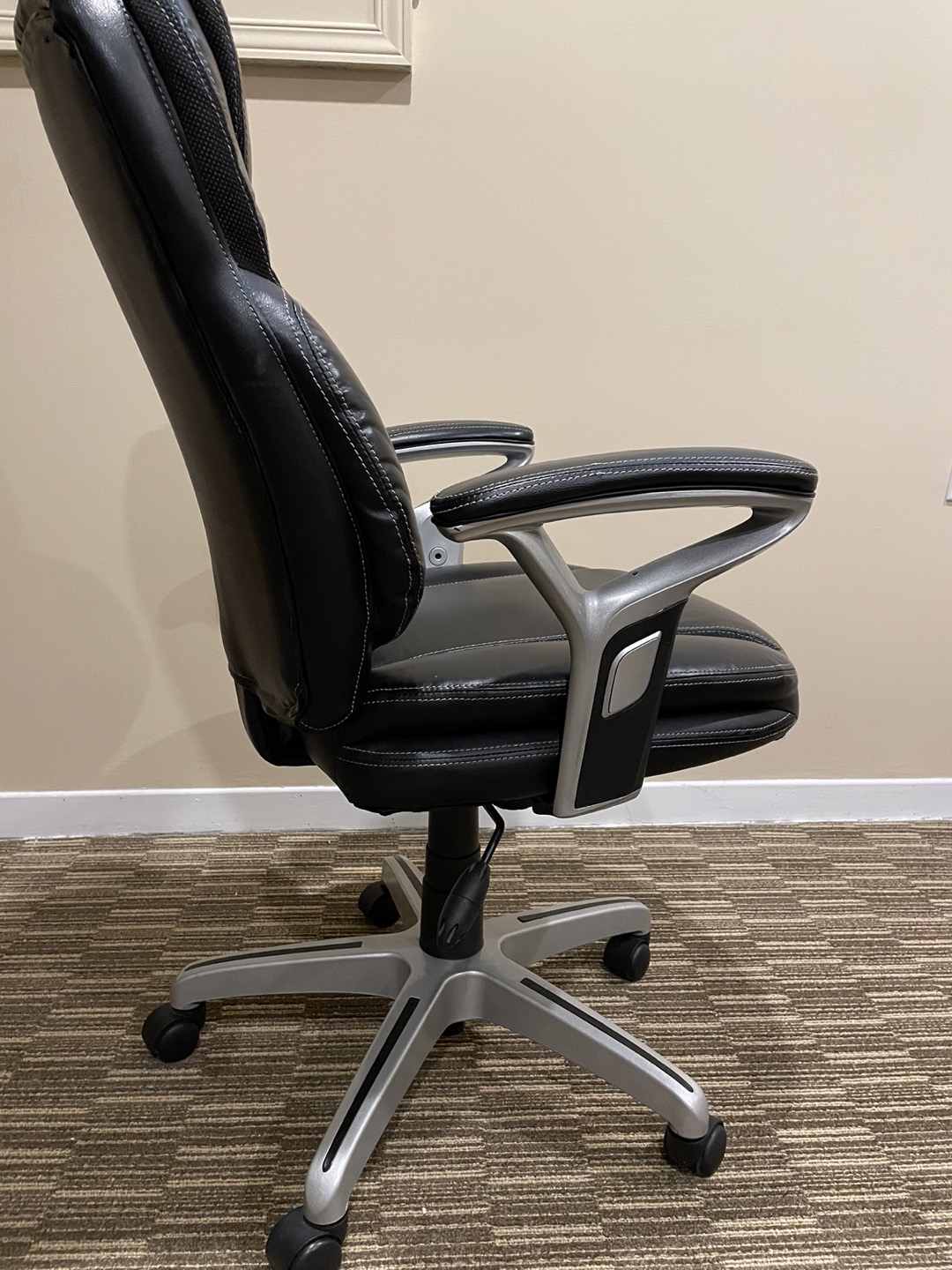 Computer/Office Chair in “excellent condition” - photo 2