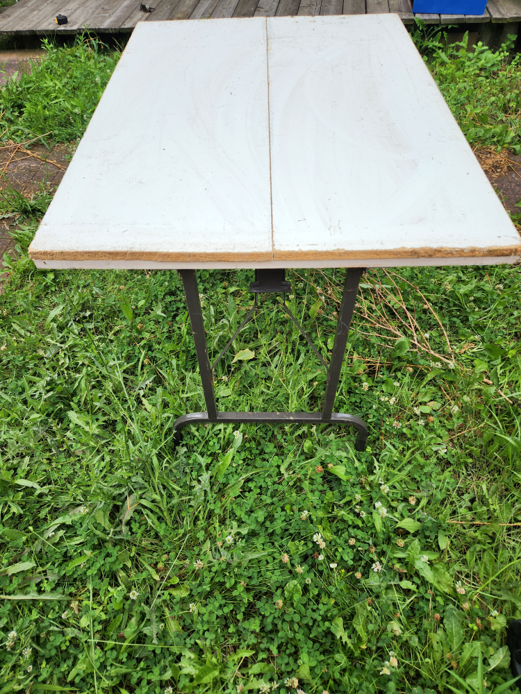 wood/metal folding table
