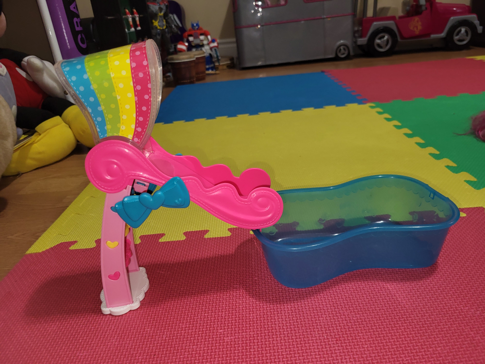 barbie house & pool image indicator(7)