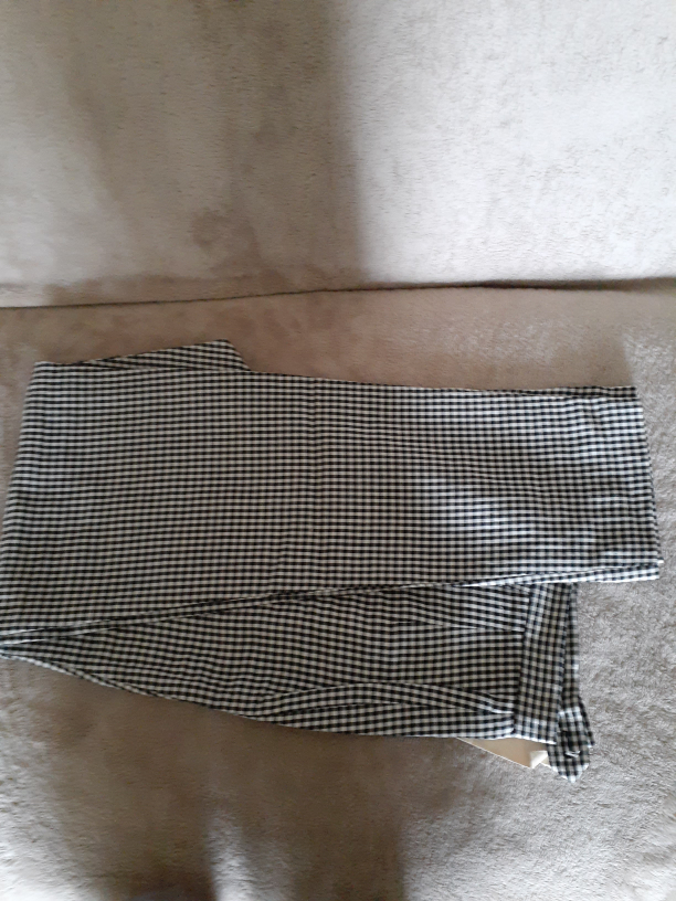 NEW Black and White Checked Linen Pants image indicator(2)
