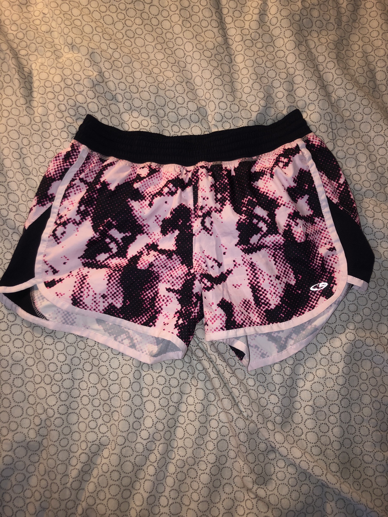 Running shorts image indicator(2)