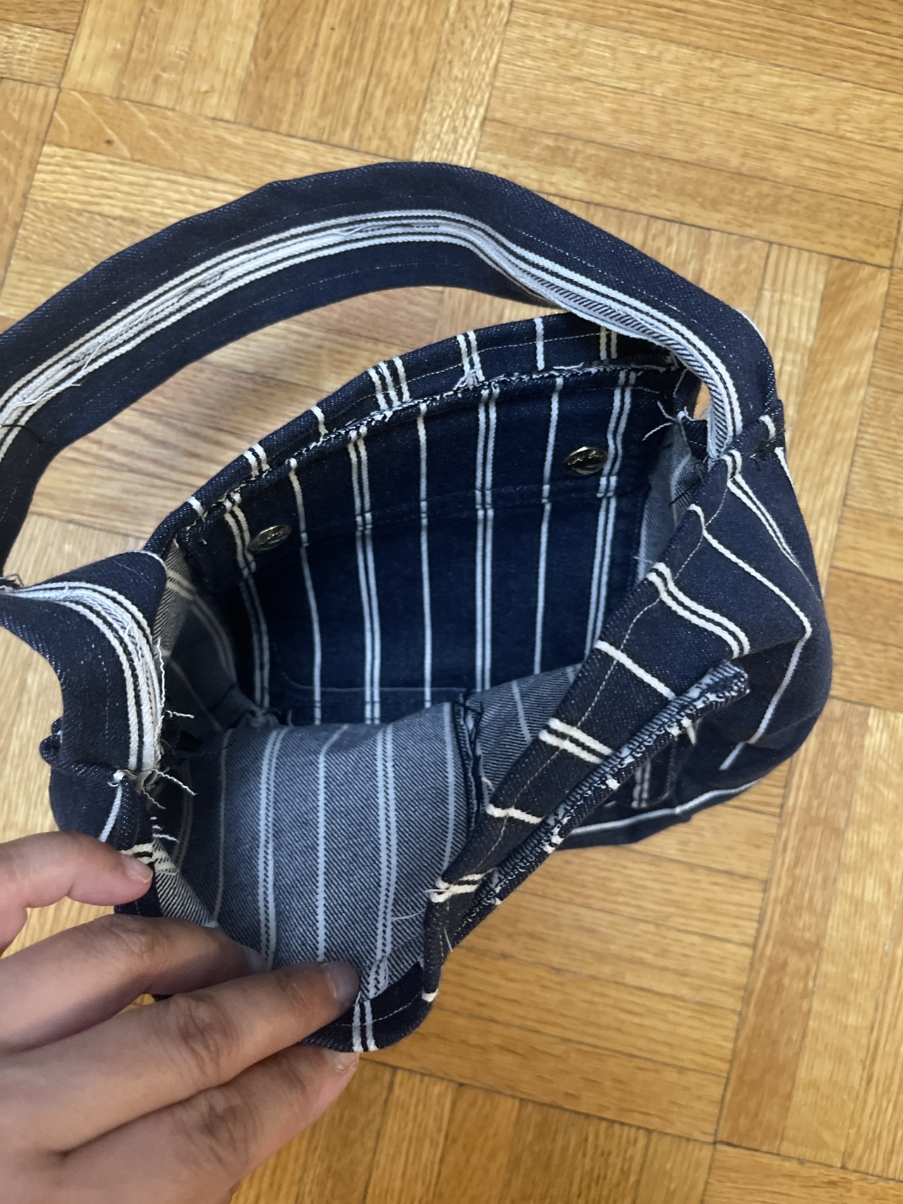 Juicy couture image indicator(3)