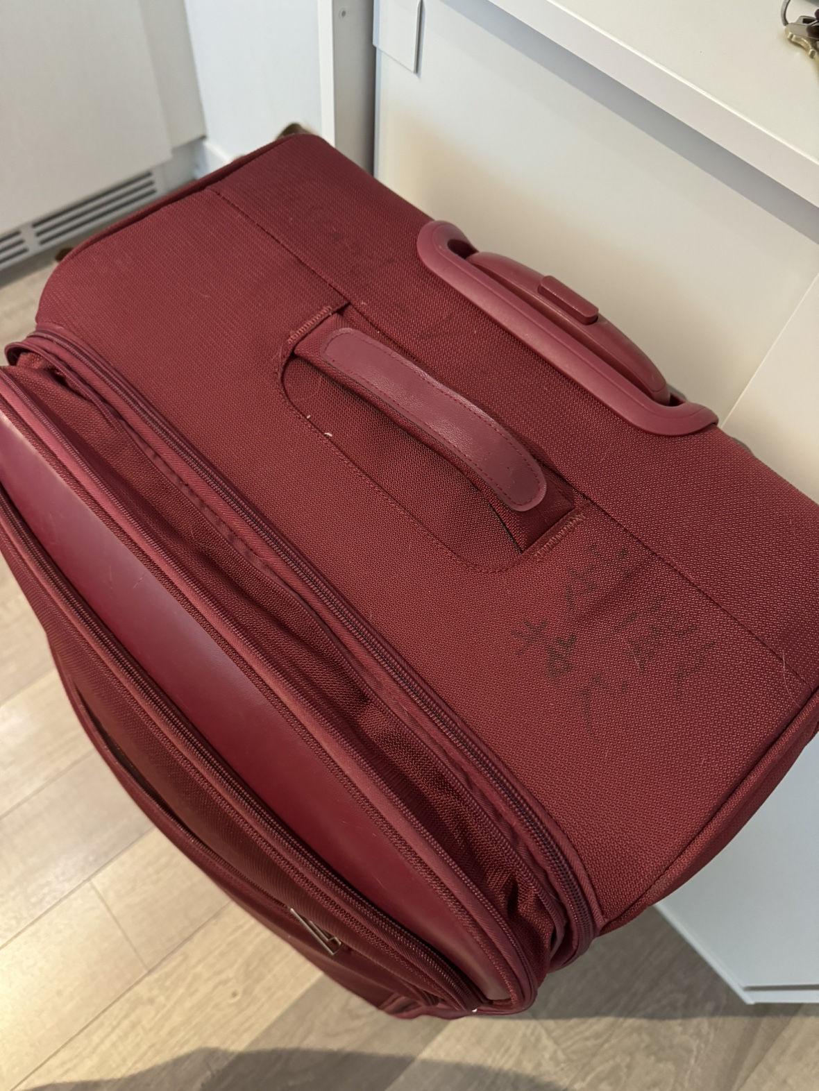 Large luggage (Checked-in baggage) - photo 2