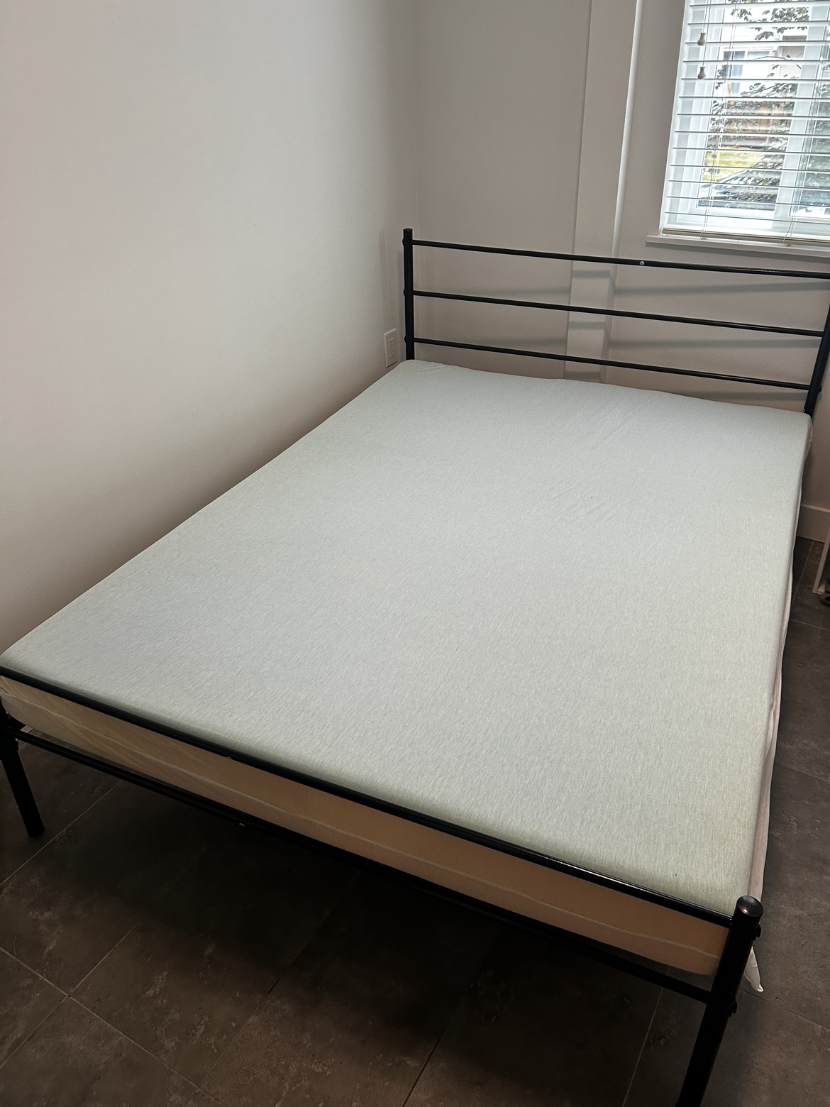Black metal frame and mattress/ full-queen size - photo 2