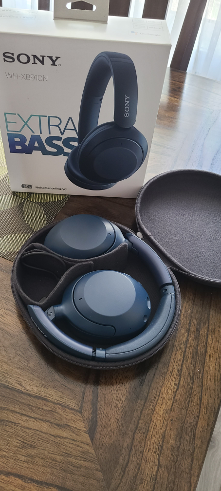 Sony Noise Cancelling Headphones - photo 3
