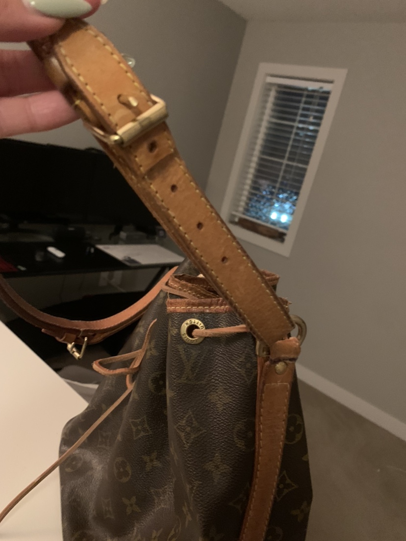 Authentic Louis Vuitton petite noe image indicator(8)