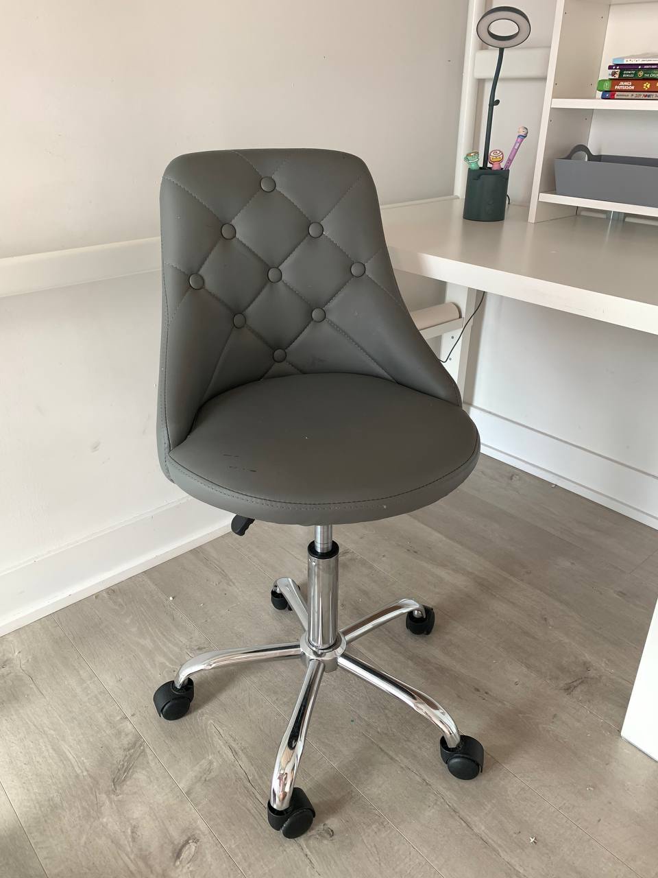 Small chair (kids)