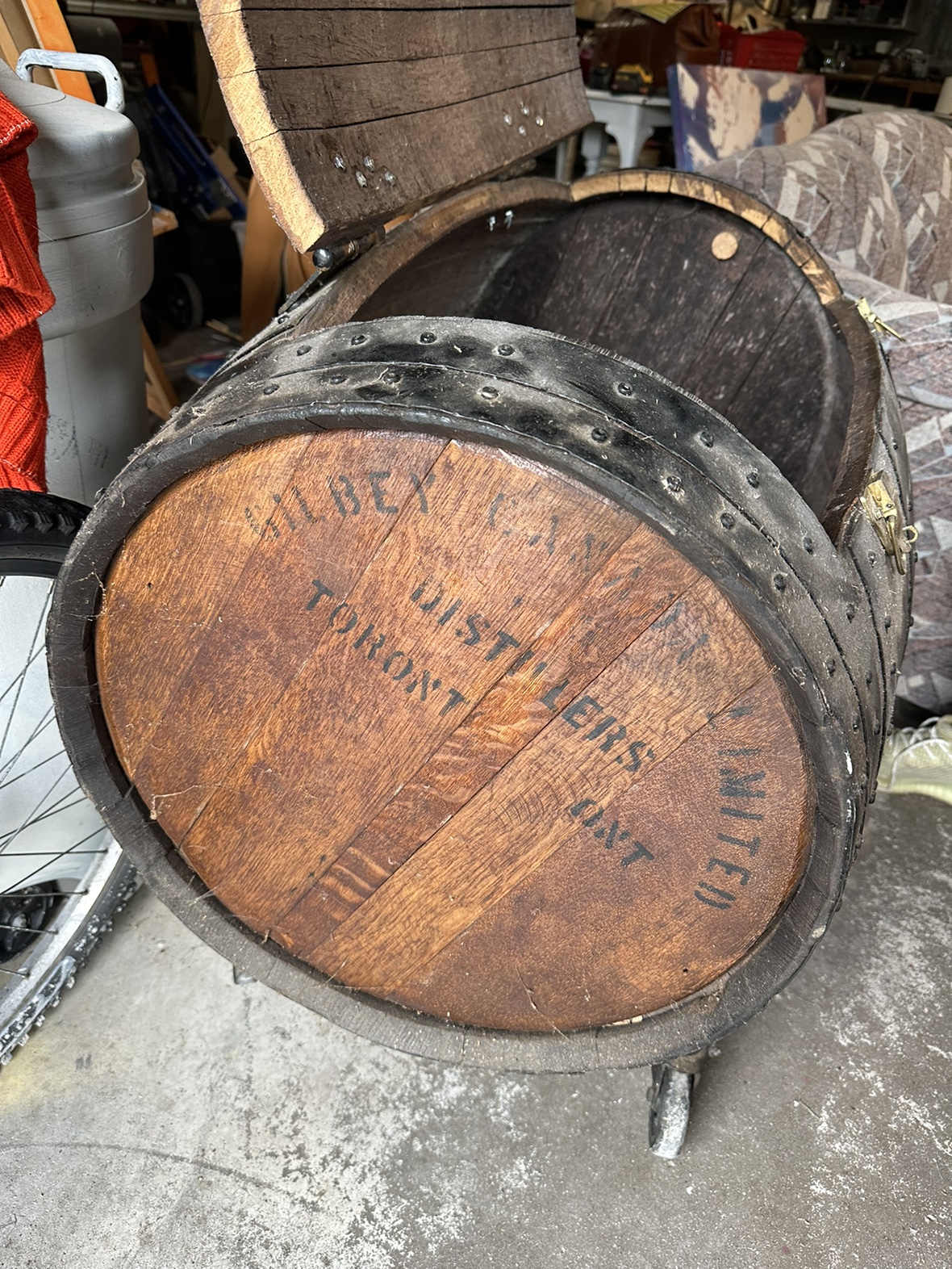 Canadian Antique Barrel with Lid thumbnail