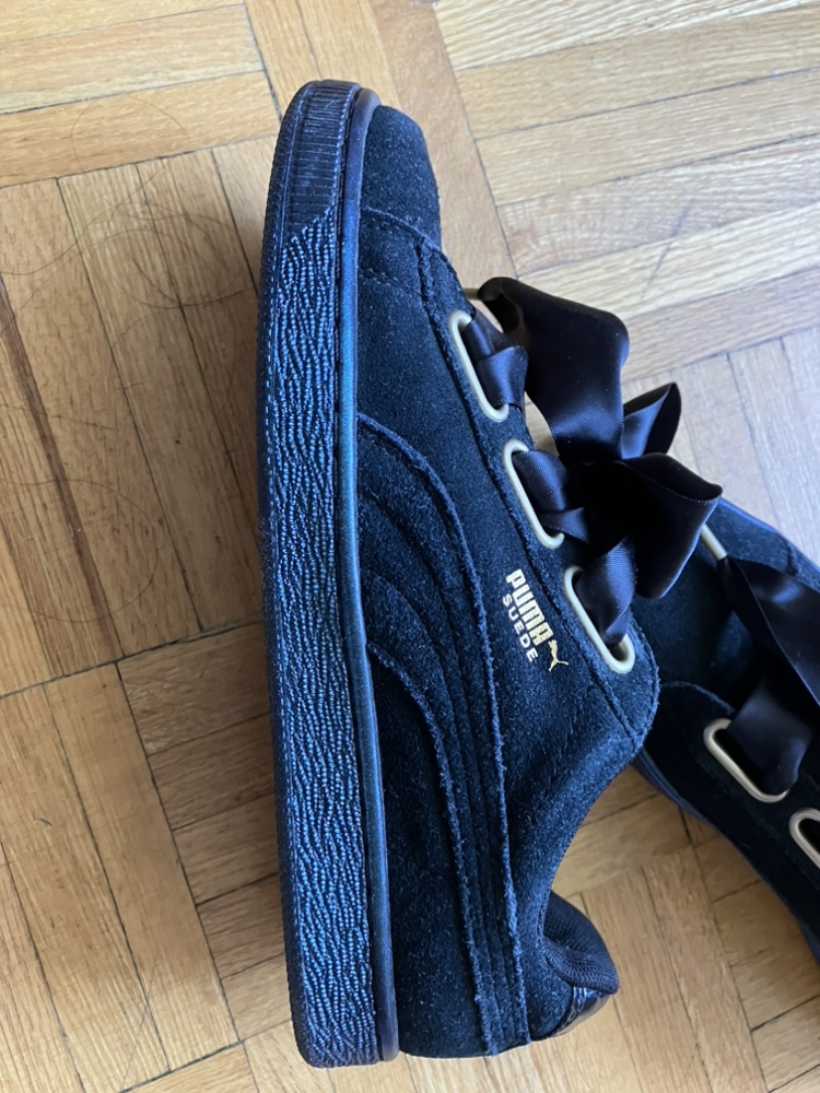 Puma Suede Heart Size 7.5 Shoes / Sneakers image indicator(3)