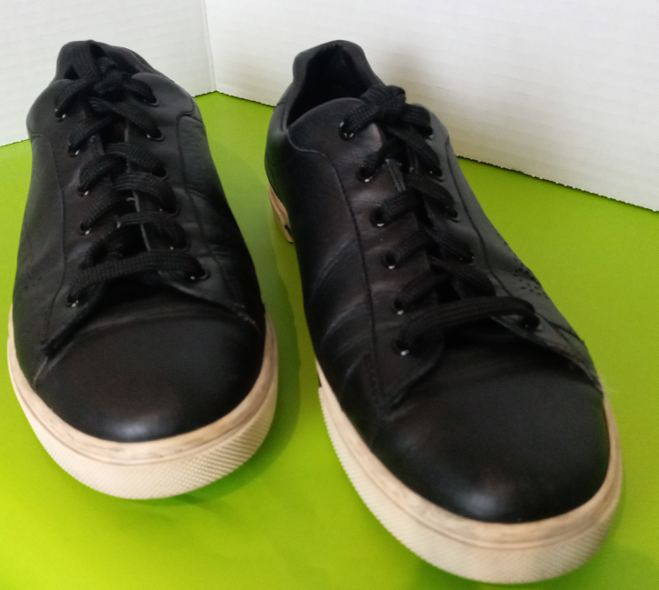 LOUIS VUITTON women's Size 6- black leather walking shoes. image indicator(2)
