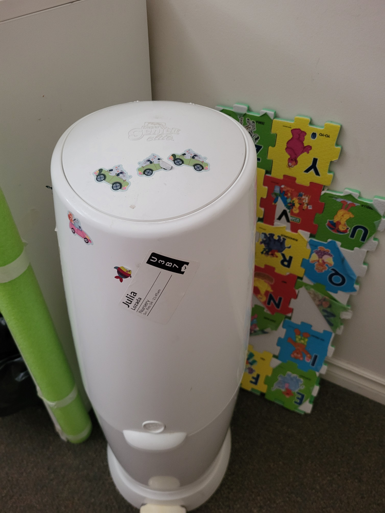 Genie diaper disposal bin - photo 2