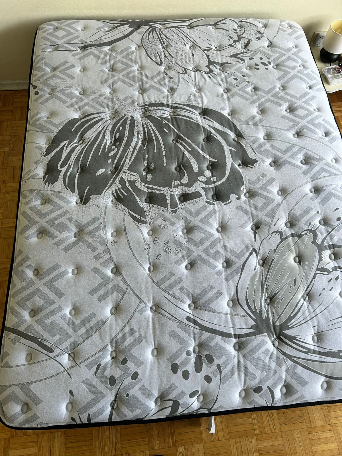 Sealy Queen Mattress - photo 3