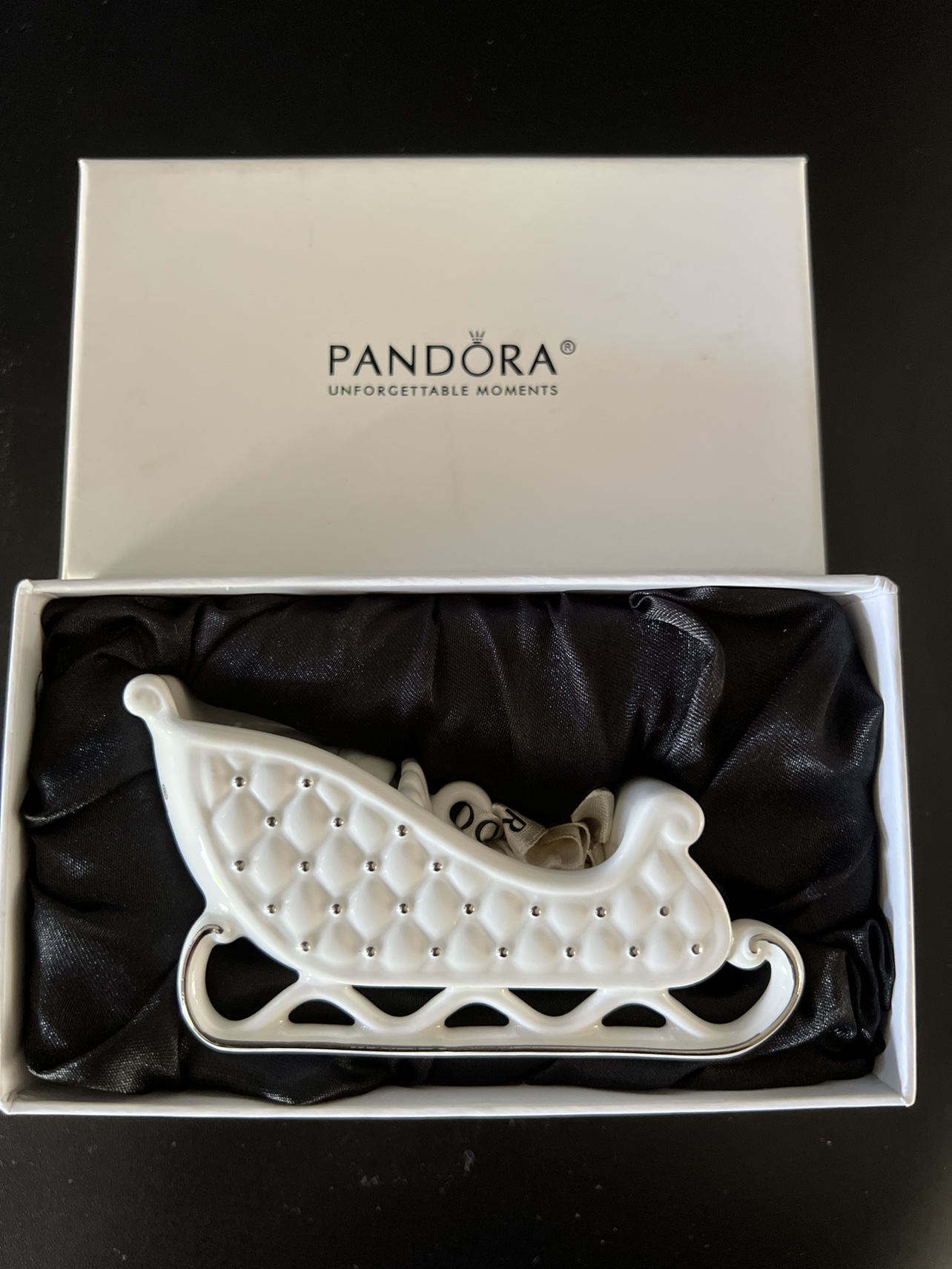 Beautiful Pandora sleigh ornament 🎄 image indicator(4)