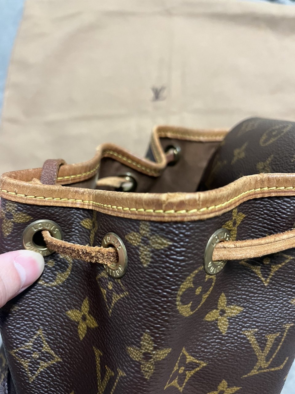 Authentic LV Montsoursi PM - photo 5
