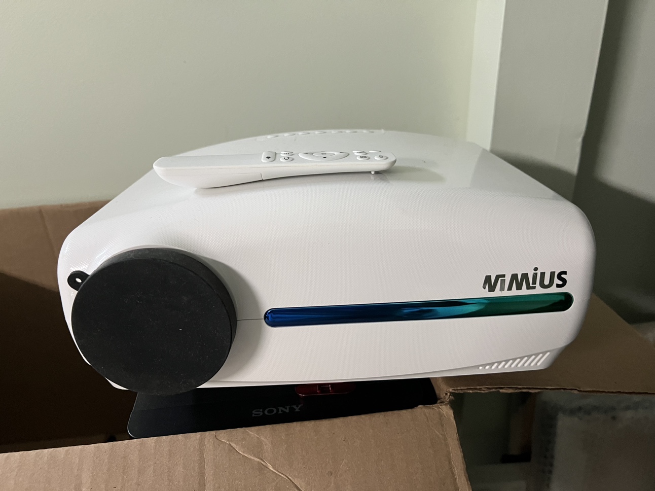 MiWius Projector 1080P Home Theatre thumbnail