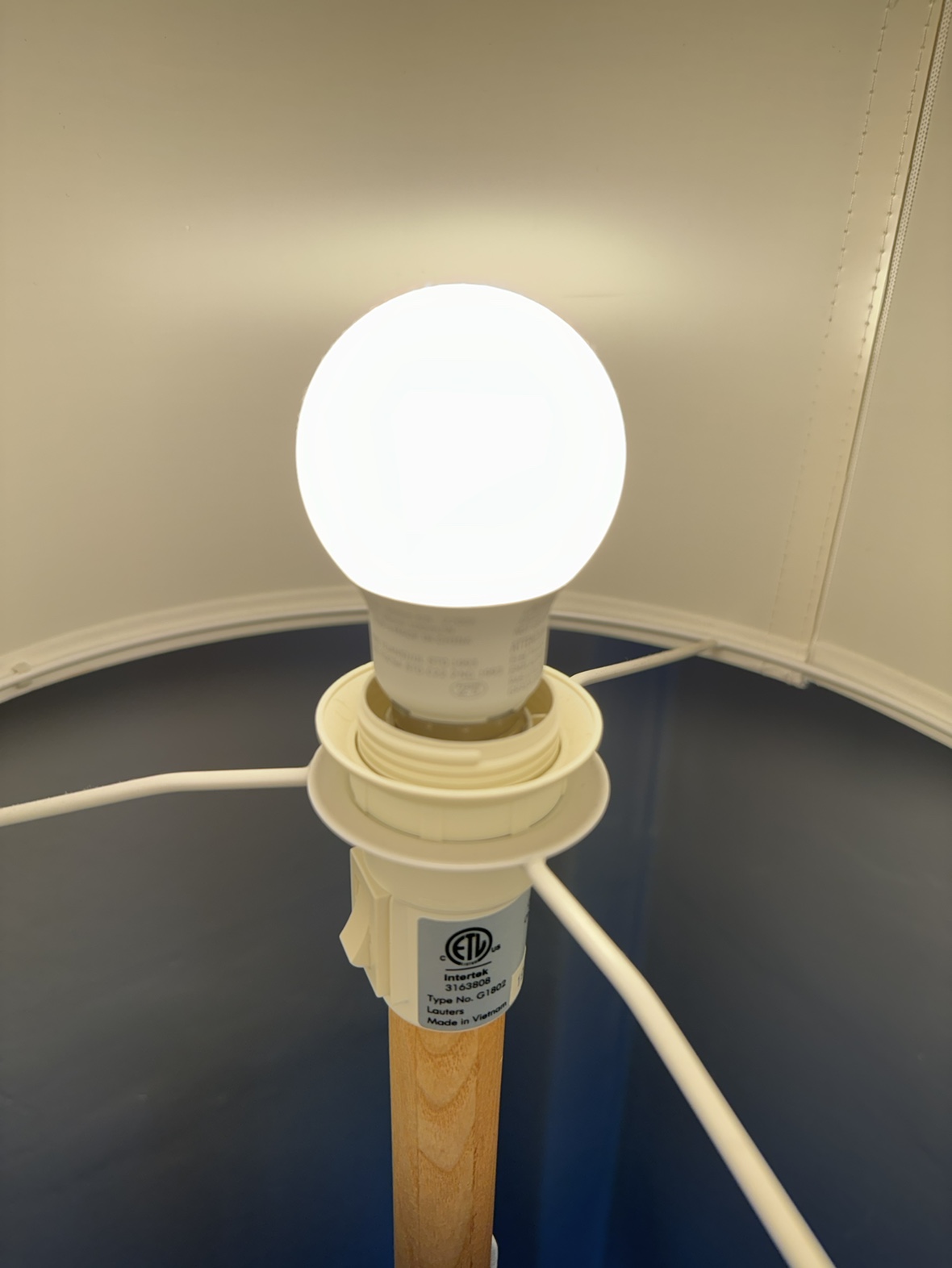 IKEA Lauters floor lamp comes with bulb - photo 2
