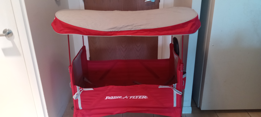 Red Radio Flyer Wagon image indicator(4)