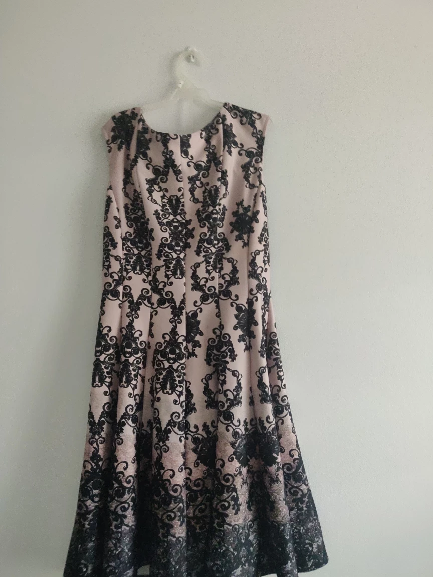 Stunning classy dress thumbnail