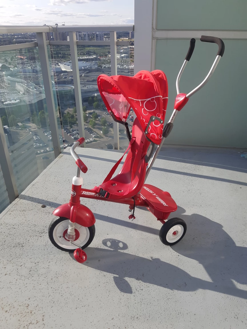 Tricycle - Radio Flyer (4 in 1 Stroll n Trike)