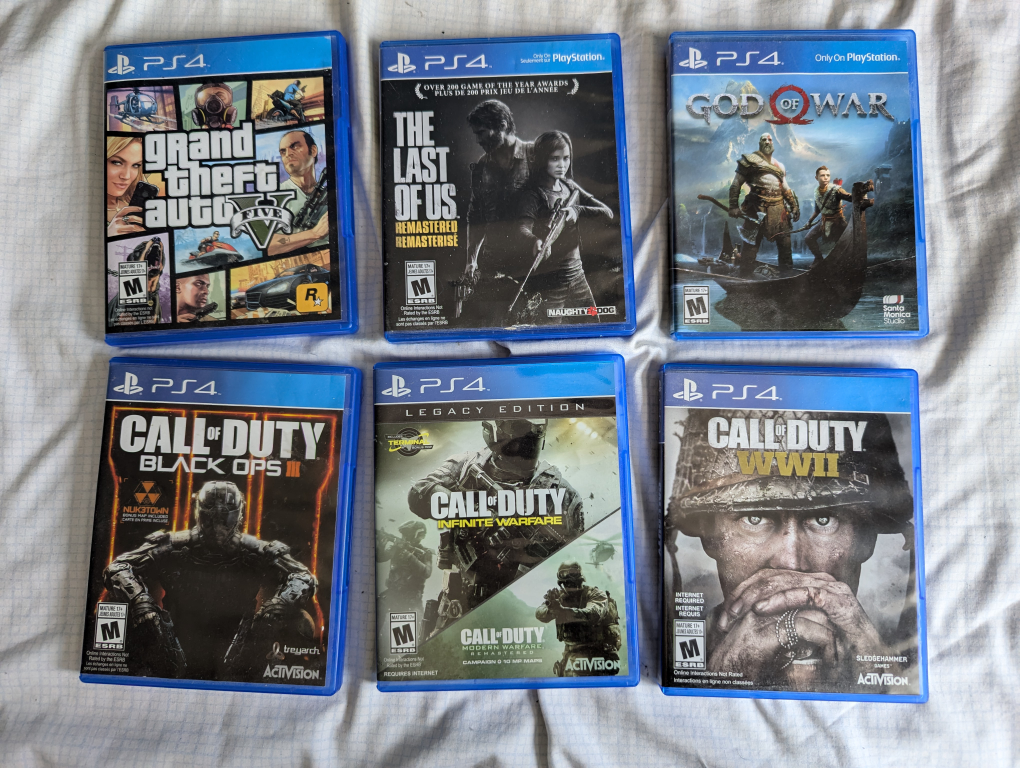 PS4 + 2 Controllers + Games - photo 5