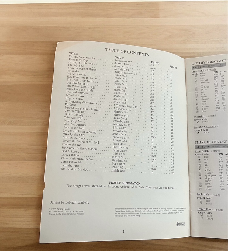 Mini Scriptures Praying Hands Cross Stitch Needlepoint Book 97 image indicator(4)