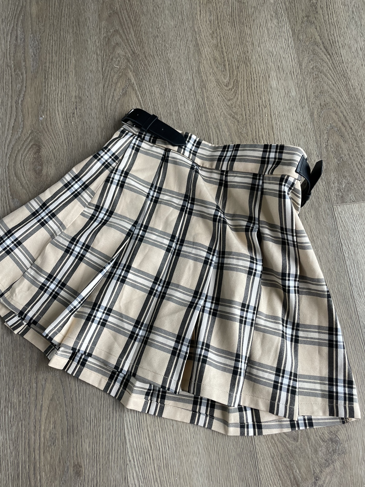 Two plaid skirts, mango and SHEIN image indicator(4)