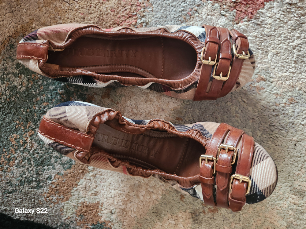 Burberry ballet flats