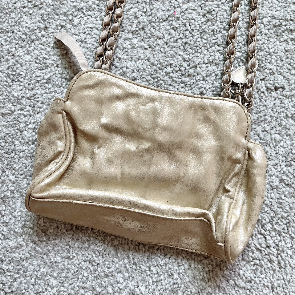 Guess gold mini shoulder bag ⚽️ image indicator(3)