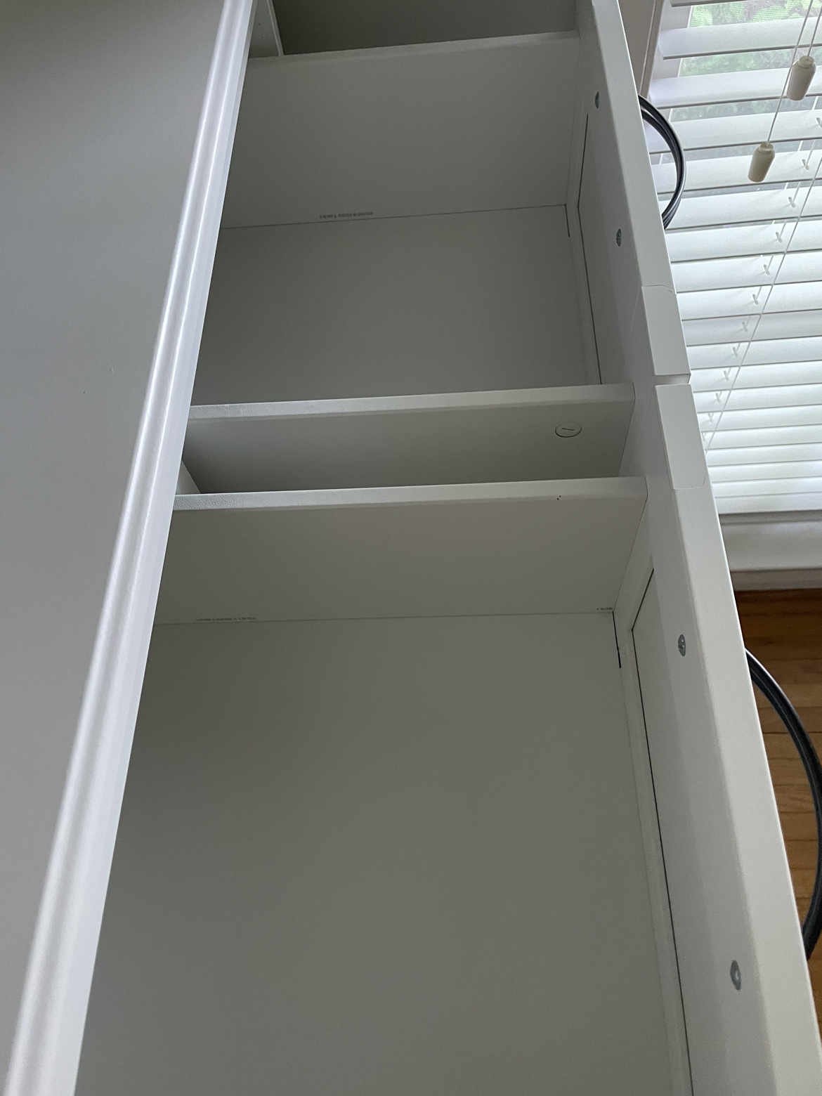 Moving Sale/ IKEA SONGESAND 6-drawer chest, white image indicator(3)