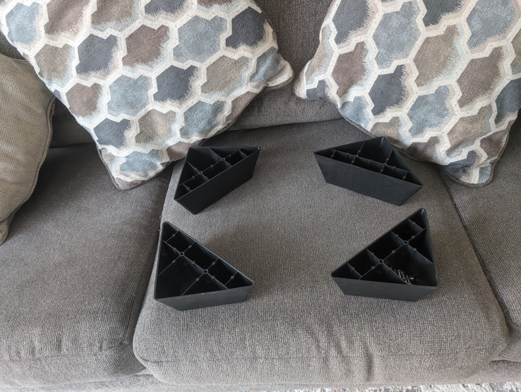 Couch - photo 3