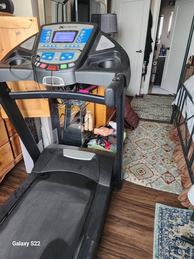 XTERRA 7.6  3.5 HP folding treadmill image indicator(2)