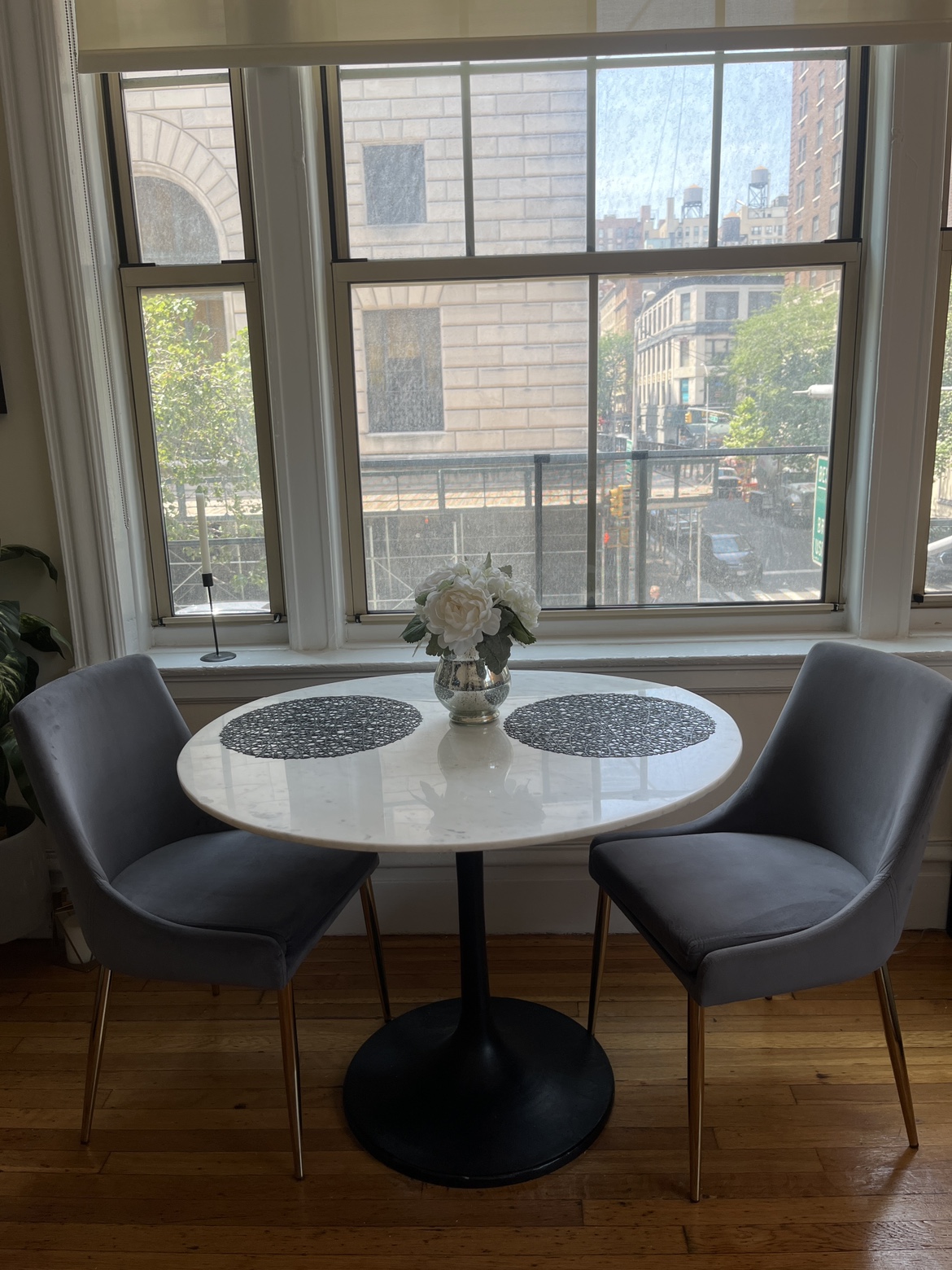 2 Velvet Dining Chairs with Gold Legs - photo 2