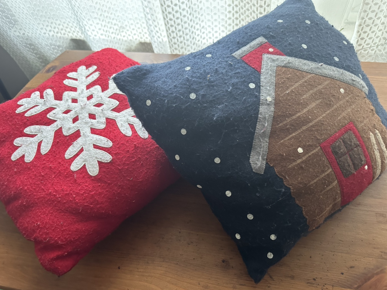 Free decorative pillows