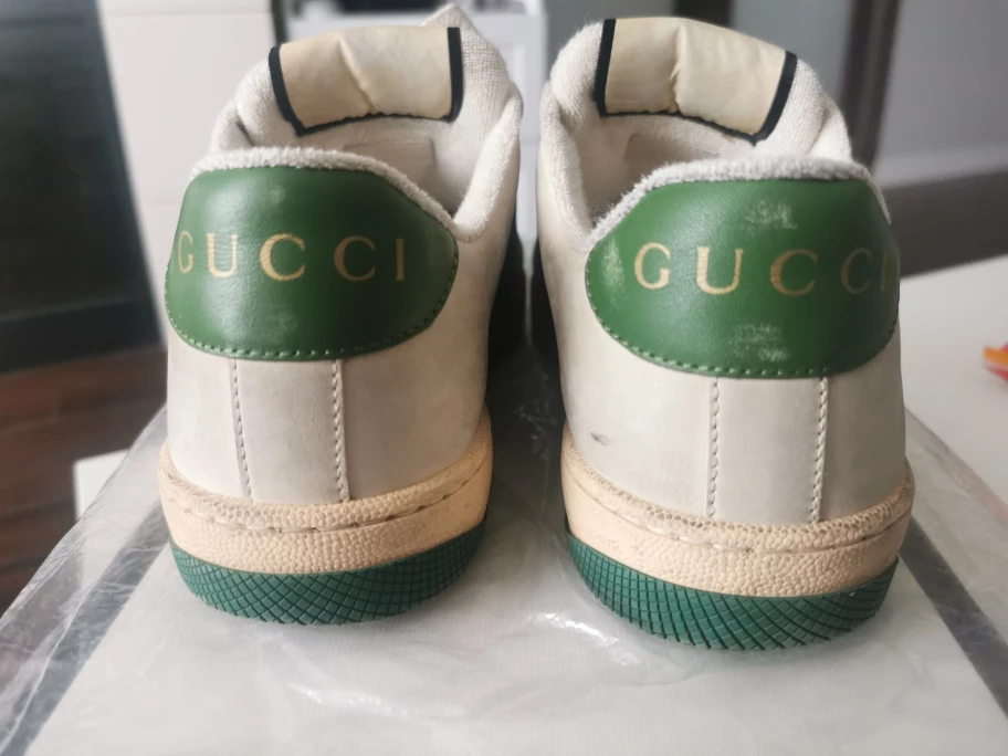 Gucci women's sneaker image indicator(2)