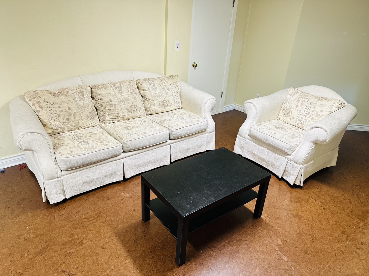 Couch / Sofa set