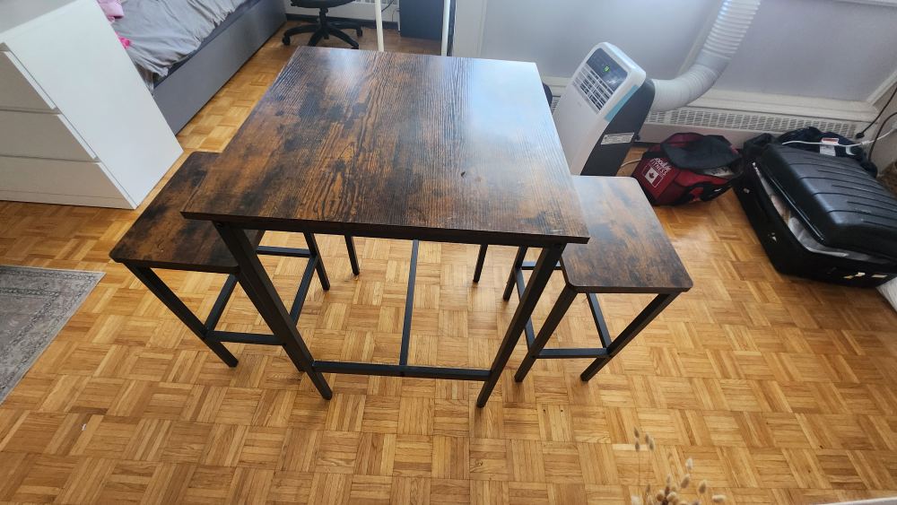 kitchen bar with 2 chairs image indicator(2)